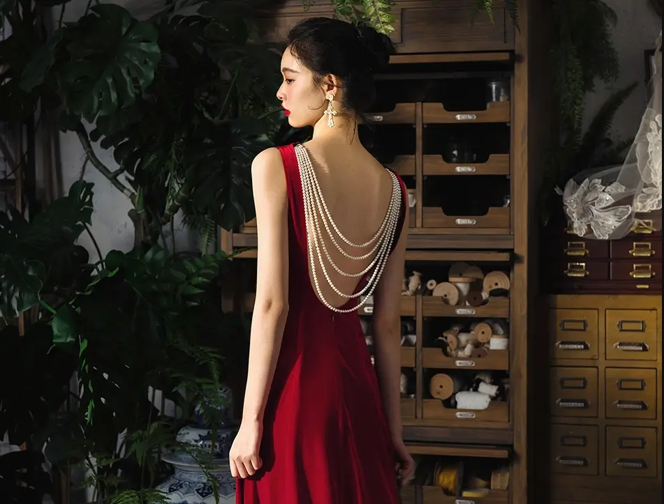 Luxury Backless Standard Prom Velvet Sleeveless Floor Length Dress - Image 4