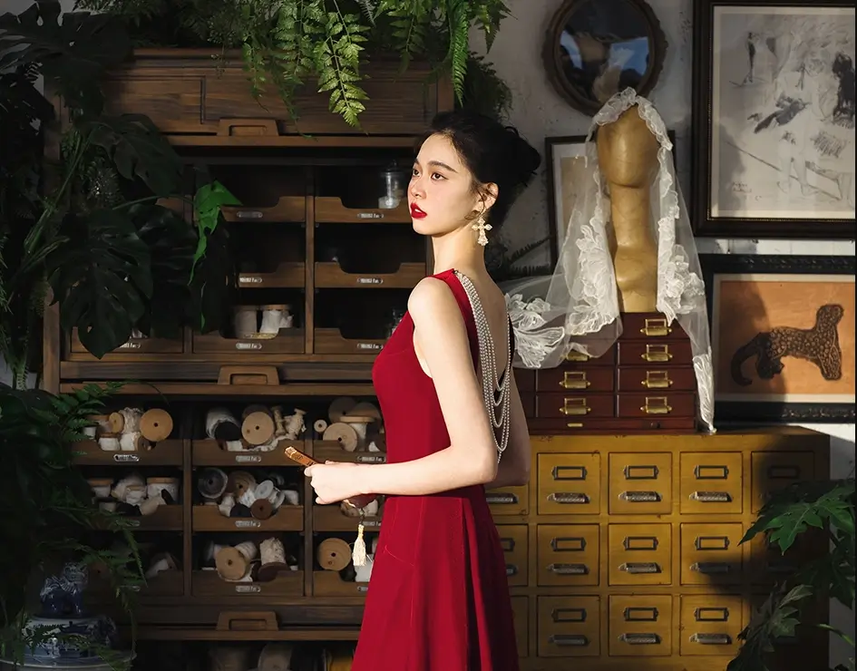 Luxury Backless Standard Prom Velvet Sleeveless Floor Length Dress - Image 2